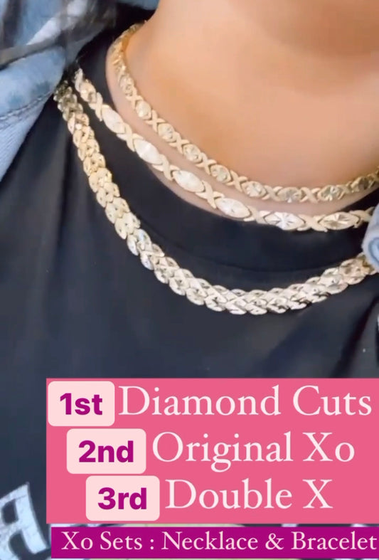 Xo BUNDLE set W/ Name Necklace